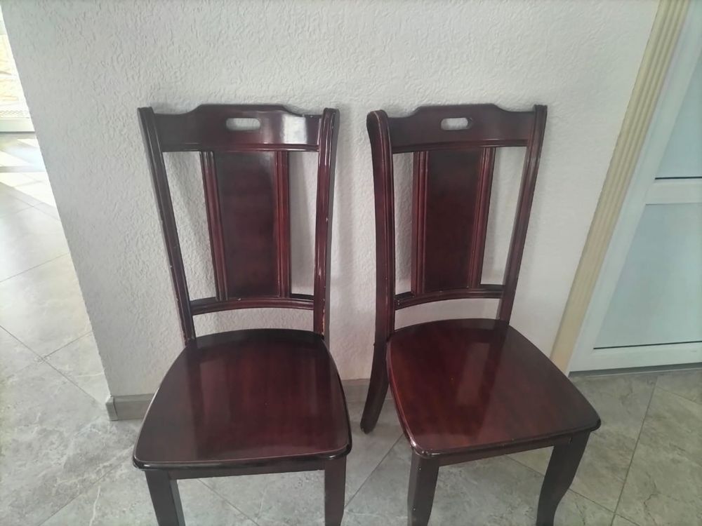 Деревянные стулья, прочные
