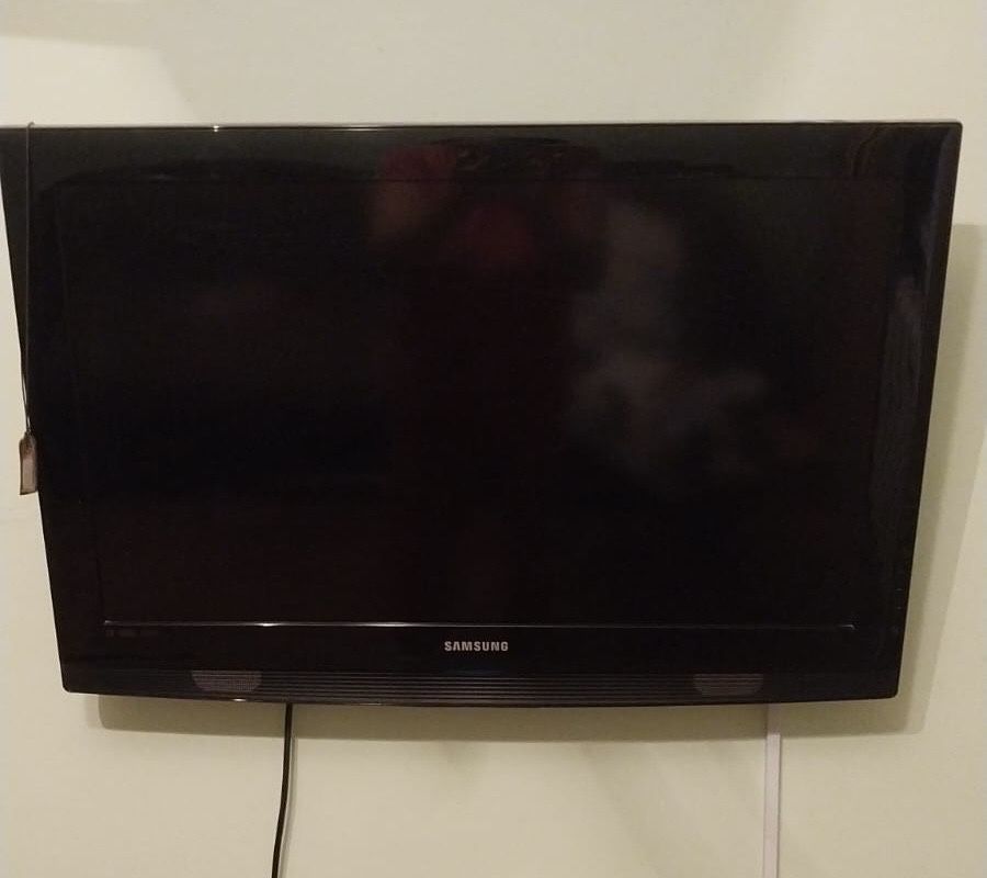 Продам жидкокристалический телевизор SAMSUNG