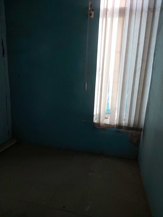 Продаётся 3х комнатное помещение Дехкан базар.Сергели.