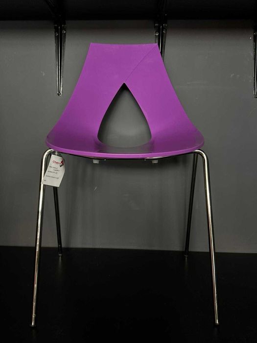 Scaun plastic picioare metalice cromate, scoica plastic mov