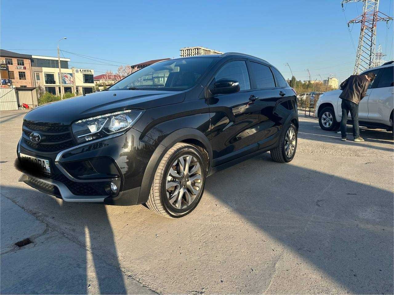 Продам машину LADA Х-RAY CROSS.