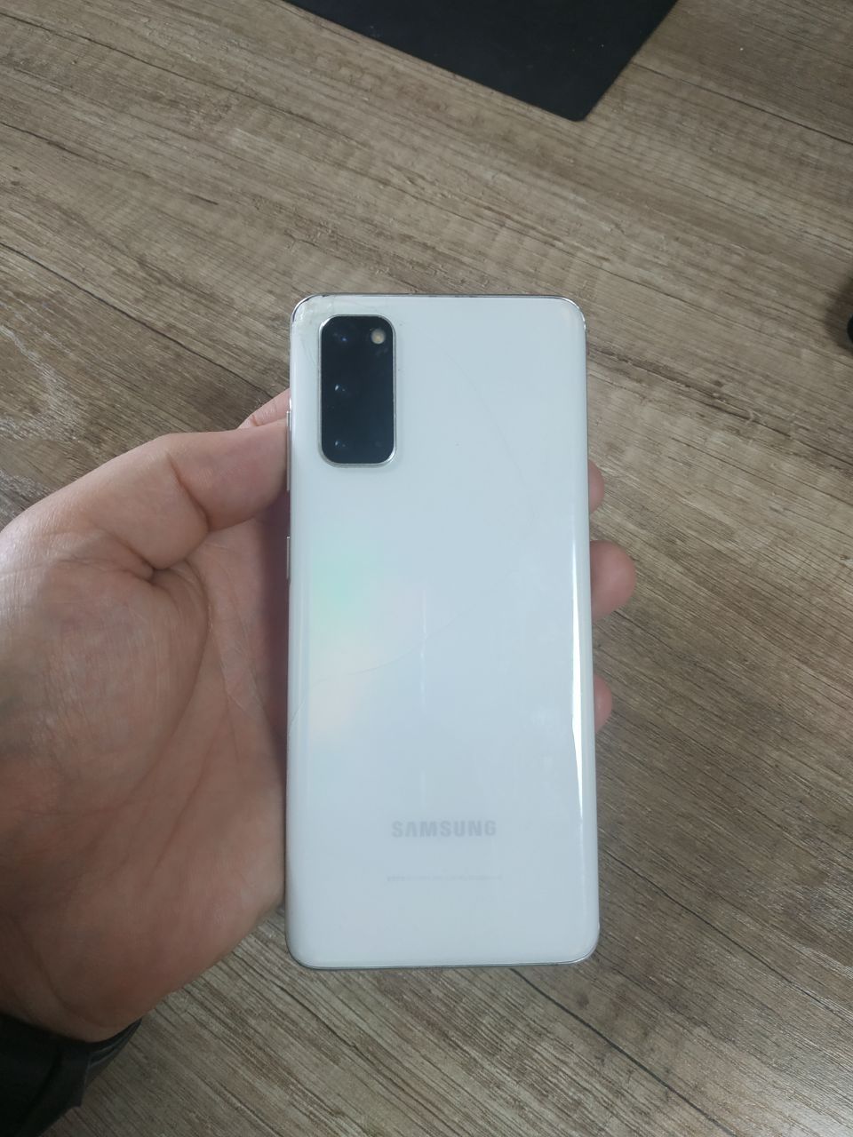 Samsung S20 5G   sotiladi