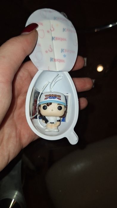 Продажба или замяна на играчки Kinder Joy Stranger Things