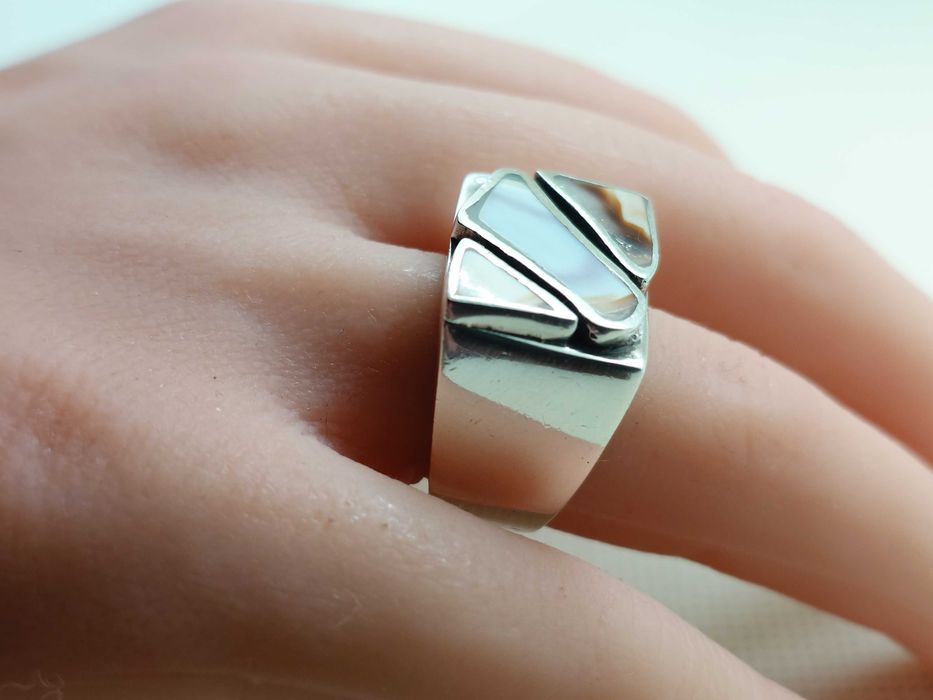 Inel unisex modernist cu sidef (scoică) — argint 925, montură ridicată