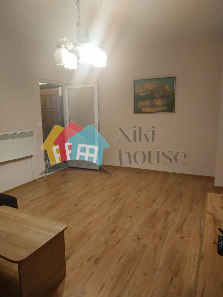 Продава се Тристаен апартамент в Варна, ЖП Гара - 74 кв.м за 2068 €/кв.м - Снимка #4