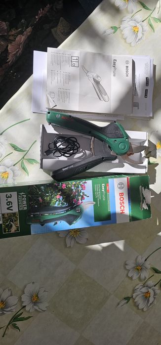 Акумулаторна лозарска ножица BOSCH EASY PRUNE 3.6V