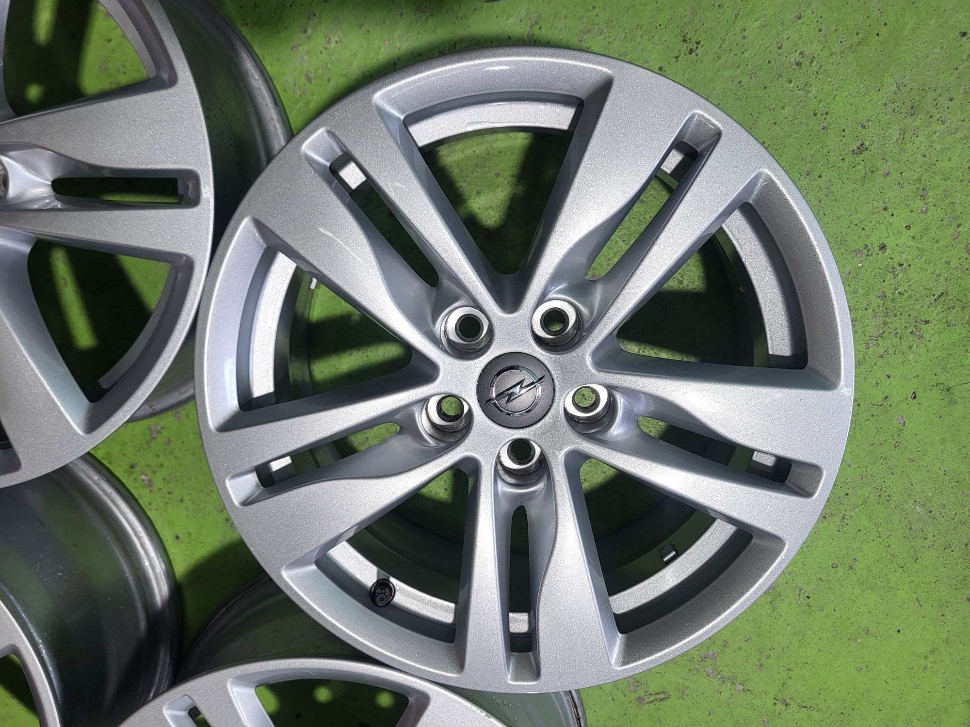 16 5x105 Opel лети джанти 5х105 опел