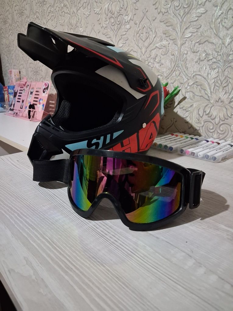 Продам шлем кроссовый совсем новый