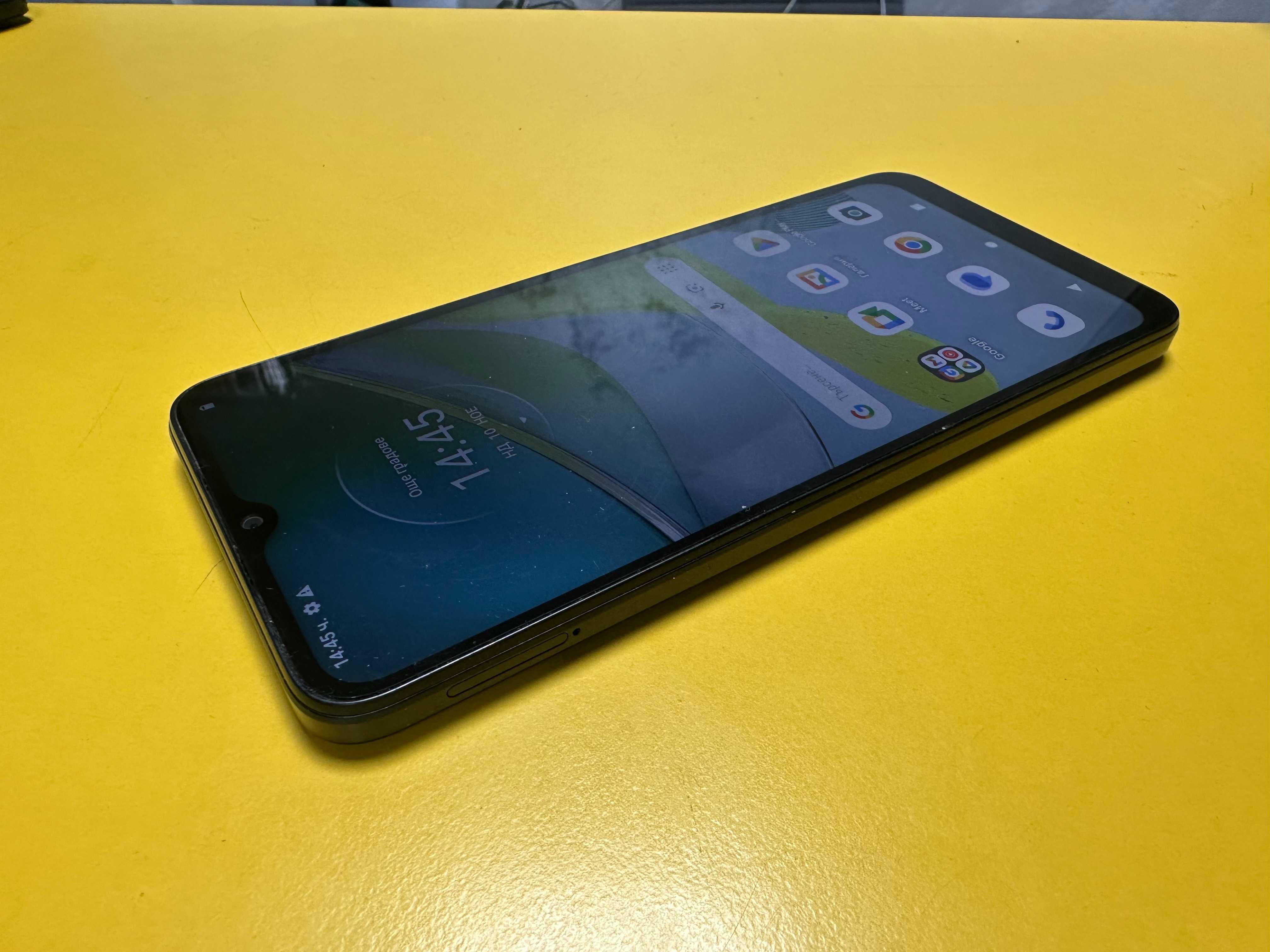 Смартфон Motorola Moto e13, 64GB, 2GB RAM, 4G, Cosmic Black