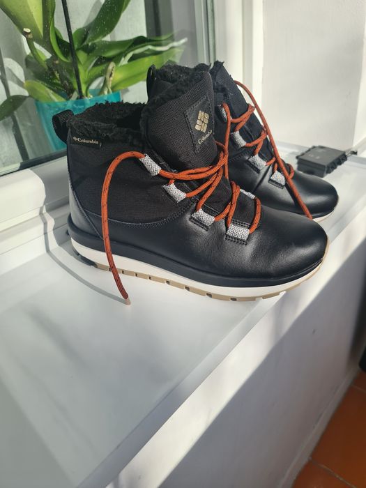 Vând Ghete Columbia