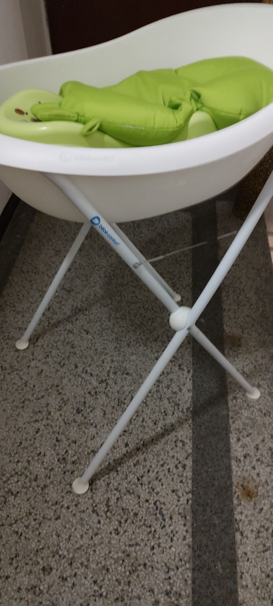Вана за къпане на бебета със метална стойка Bebe Comfort