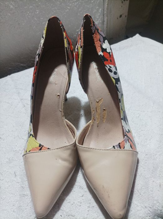 Tocuri de piele femeie