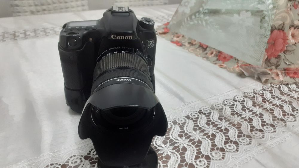 Профессиональный фотоаппарат Canon 70D+18-135 mm F/ 3,5-5,6 STM