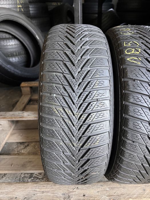 2 anvelope iarna 185/60/14 , Continental !