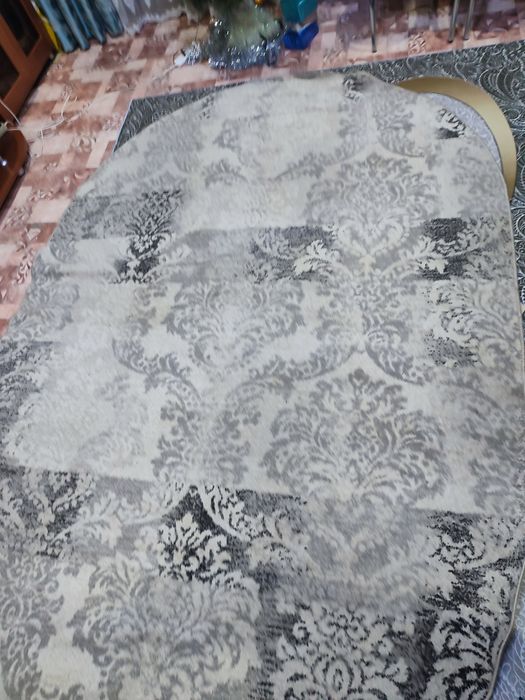 Продам ковёр в хорошем состоянии