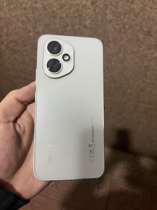 Срочно продаю Honor 400