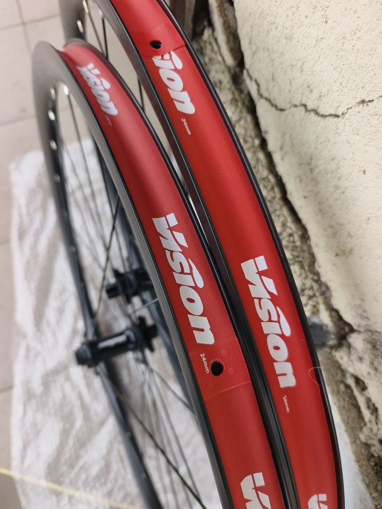 Капли Vision Team30 i23 Shimano- 12x100mm | 12x142mm Шосе,Гравел