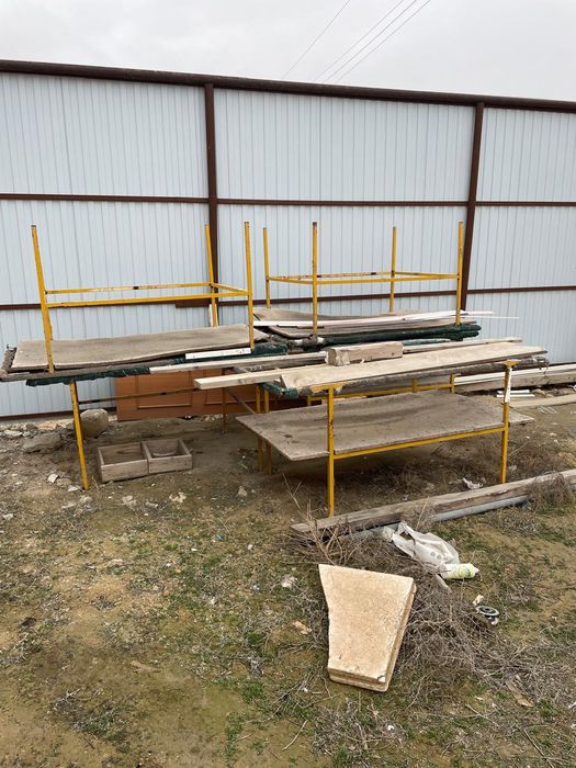 Продаю столы 5 шт для сборки окон