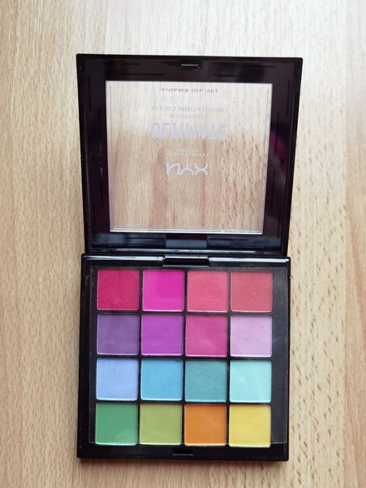 Палитри Clinique, Makeup Revolution, NYX