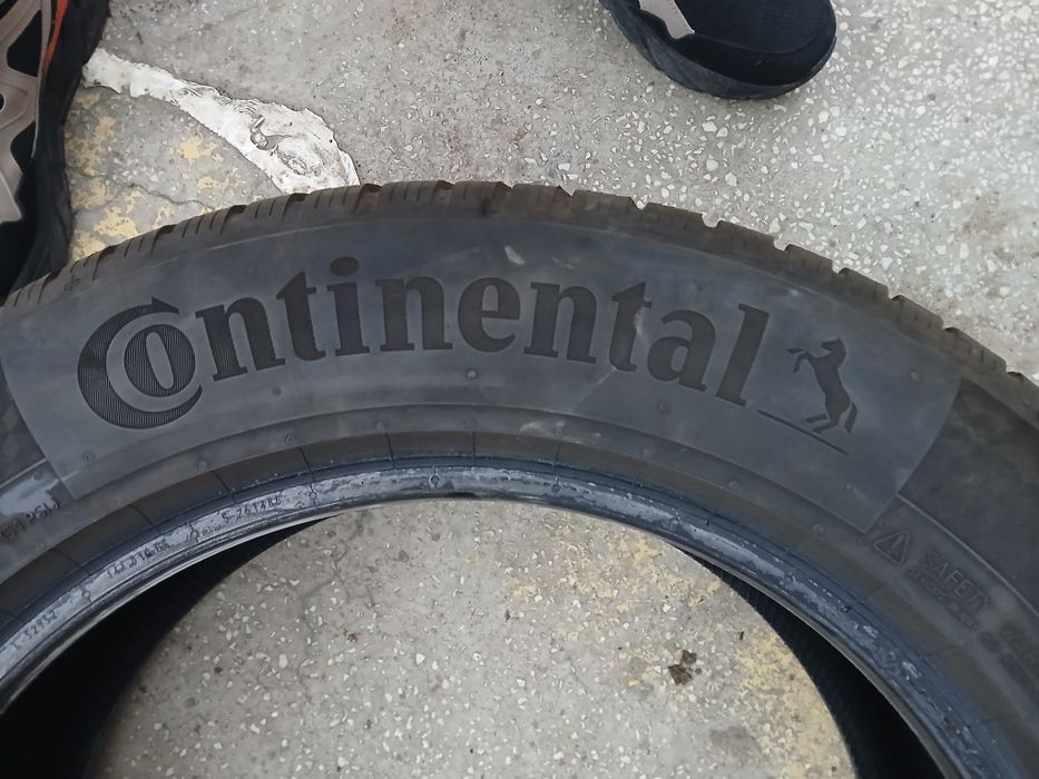 Vând anvelopa cauciuc 235.60r18 Continental