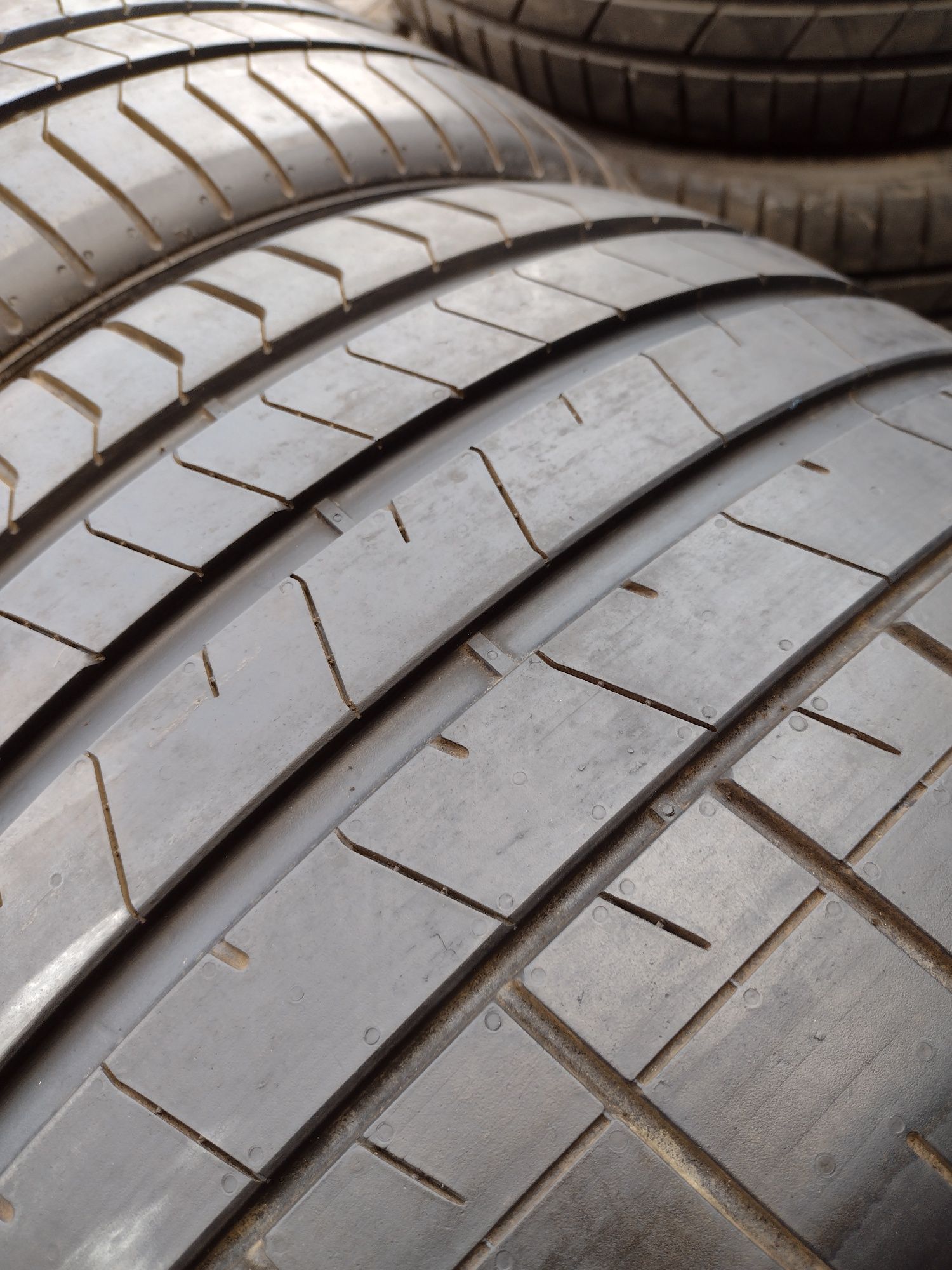 Топ състояние 2бр.305/30/20 Pirelli P Zero R01 dot1925