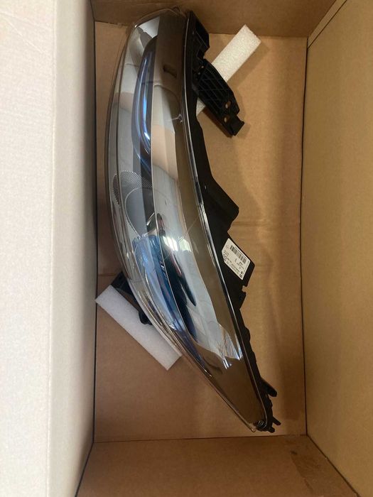 Продавам фарове за Renault Zoe