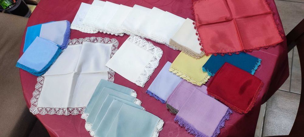 Дамски носни кърпички, наплетени на една кука