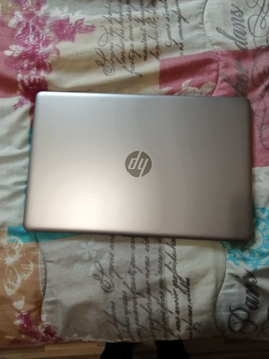 Лаптоп HP 250 G7