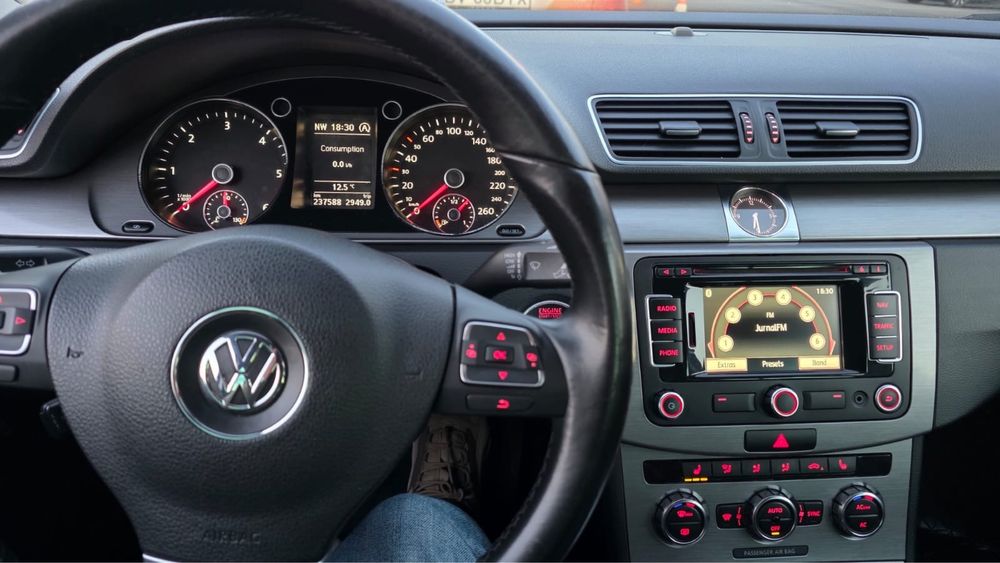 Volkswagen Passat B7 1.6 diesel, manual
