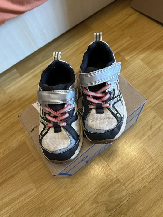 Adidasi zara marimea 26