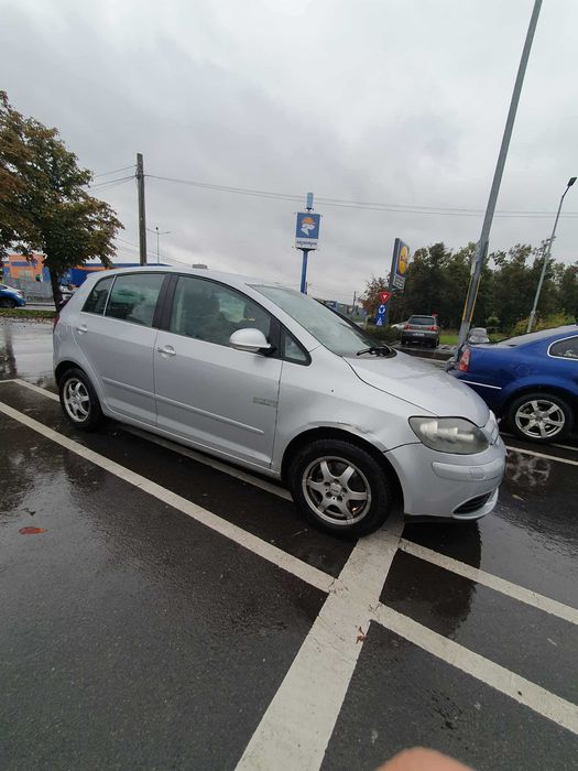 Vând golf 5 plus 2005 1.6 fsi