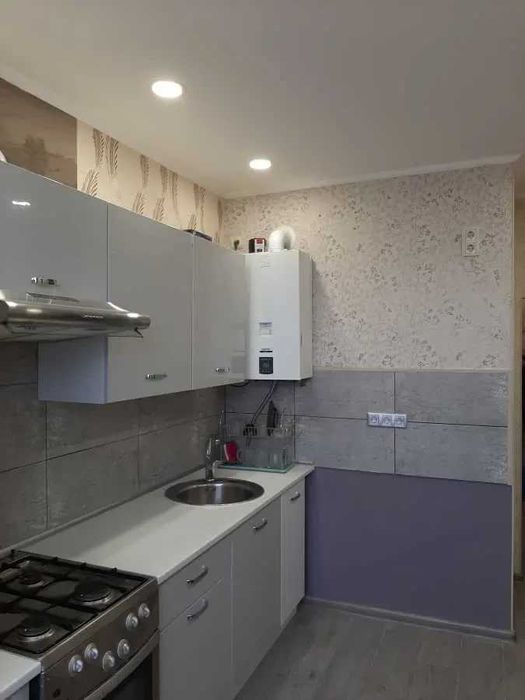 Дава се под наем Двустаен апартамент в София, Център - 45 кв.м за 377.4 € - Снимка #2