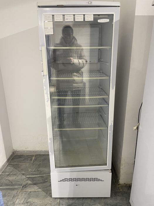 Продам витринный холодильники