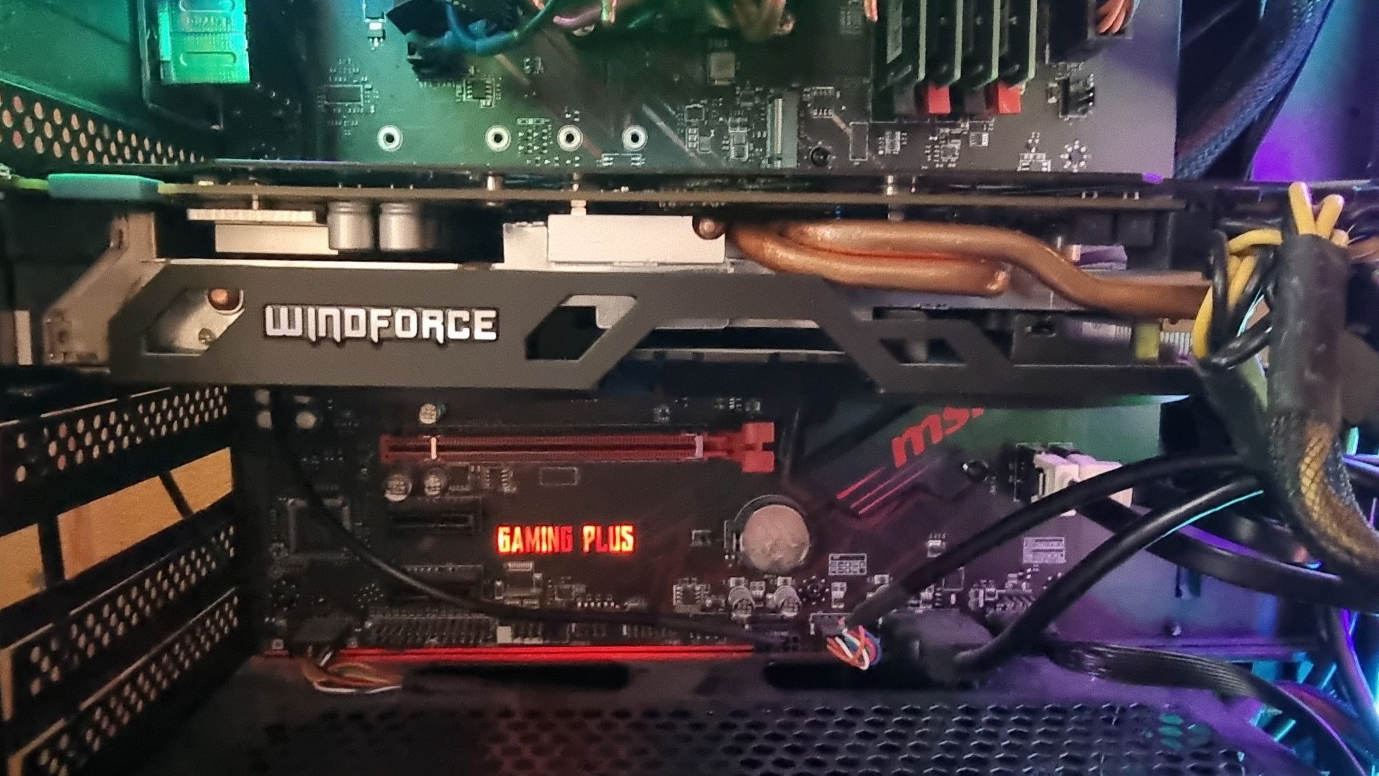 Placa video GeForce gtx 960 ediție Windforce 4 GB