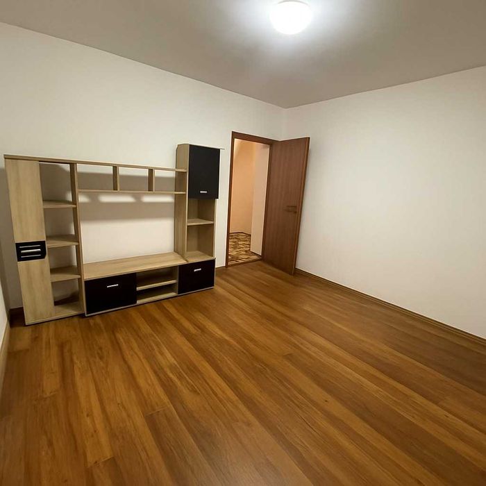 Apartament Doua Camere, decomandat, et 3, str Ioan Corvin