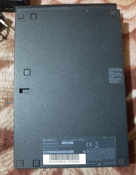 Vând PlayStation 2 slim complet în stare bună ps2
