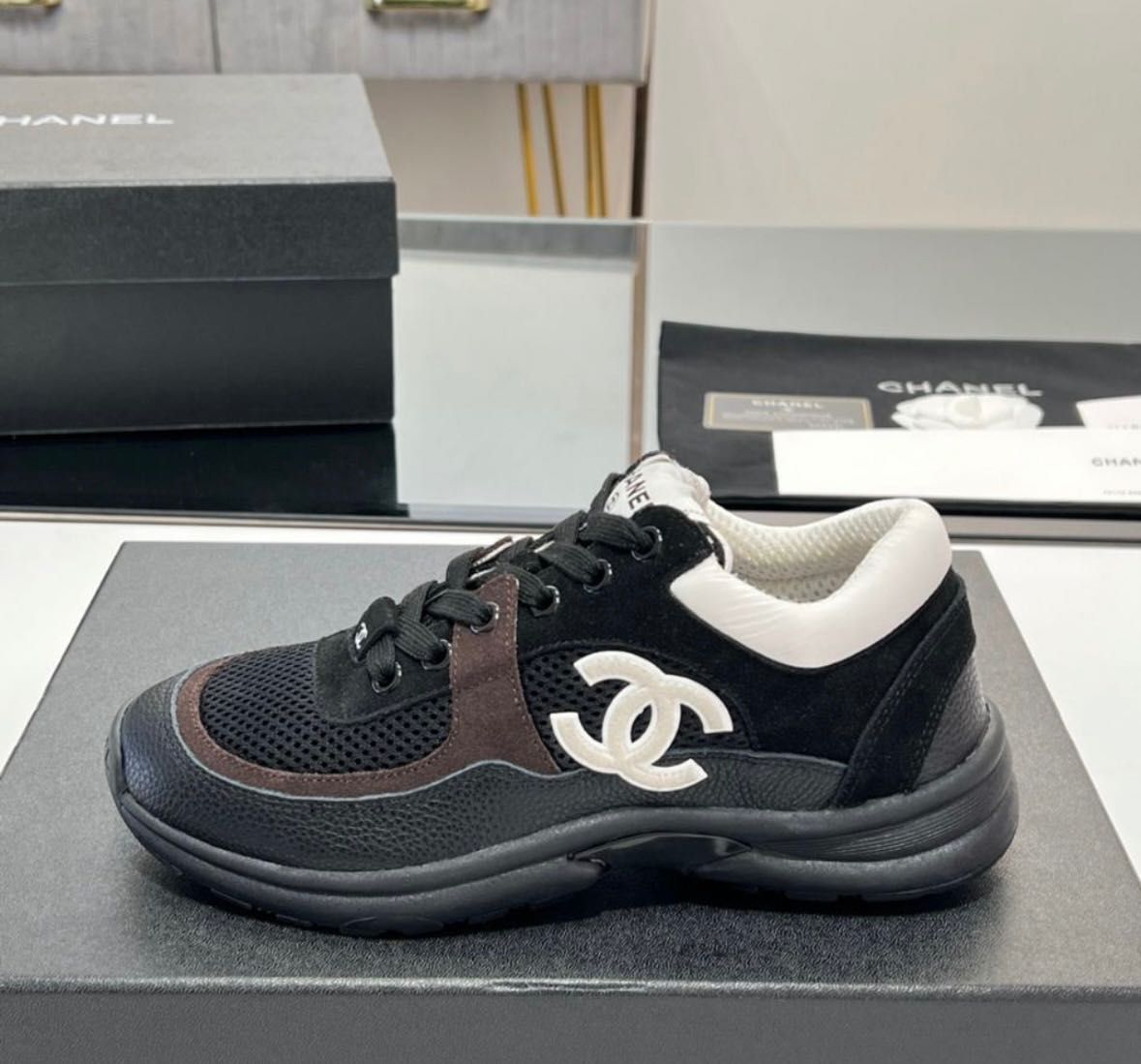 Channel sneaker , unisex model , 40 size