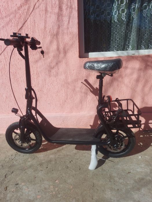 Vând scuter electric aovopro electric scuter nou