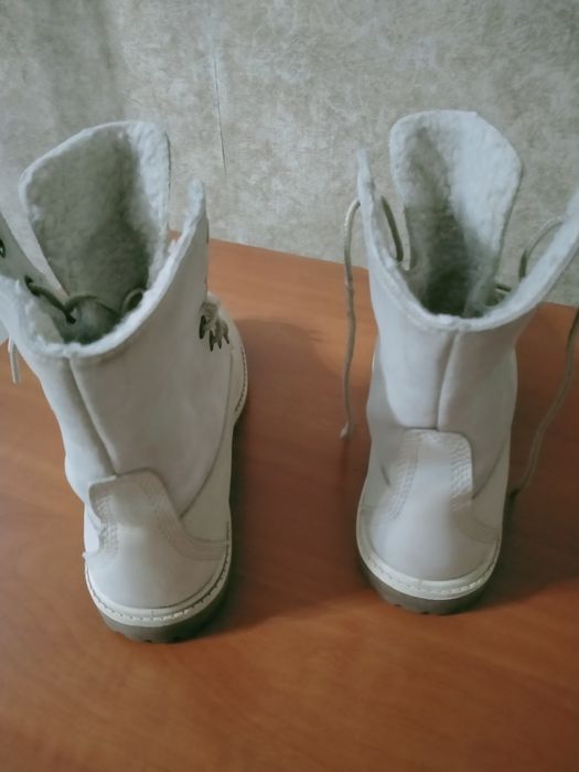 Продам ботинки Timberland оригинал в отличном состоянии.