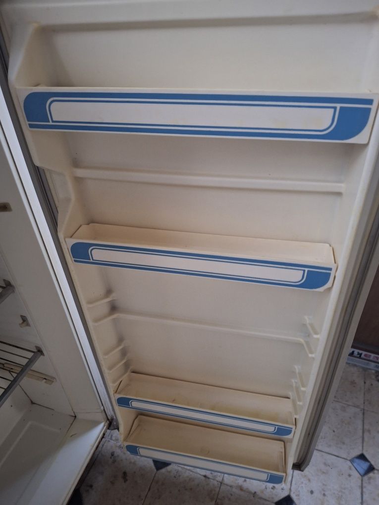 Холодильник  продам