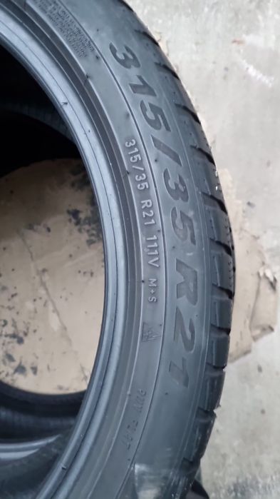 2 Anvelope M/S  Pirelli Scorpion 315 35 R21 RUN-FLAT  Impecabile.