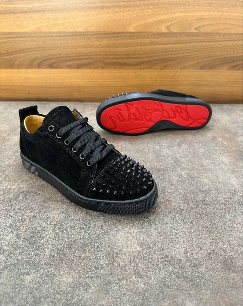 Adidasi/Ghete Christian Louboutin ! POZE 100% reale