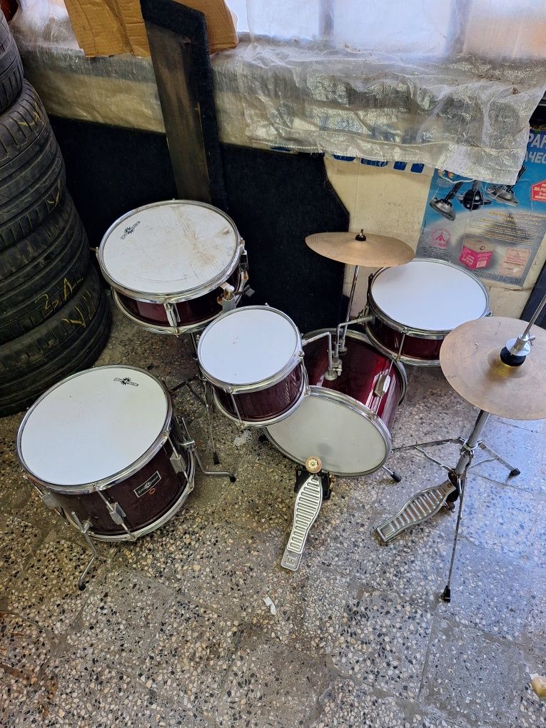 Детски барабани gear4music използвани в добро състояние