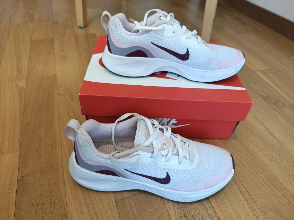 Маратонки Nike за момиче