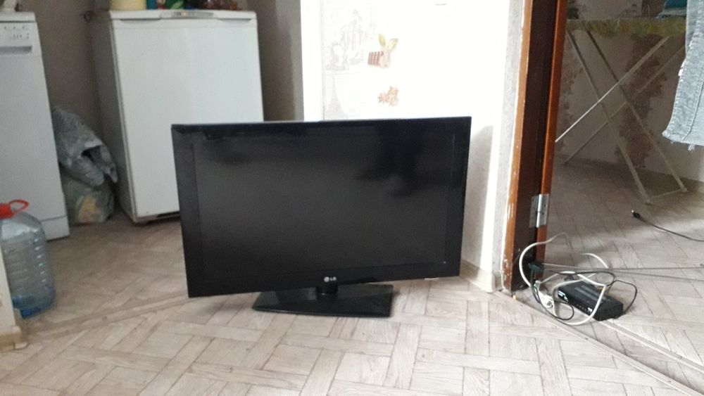 Продам телевизор LG