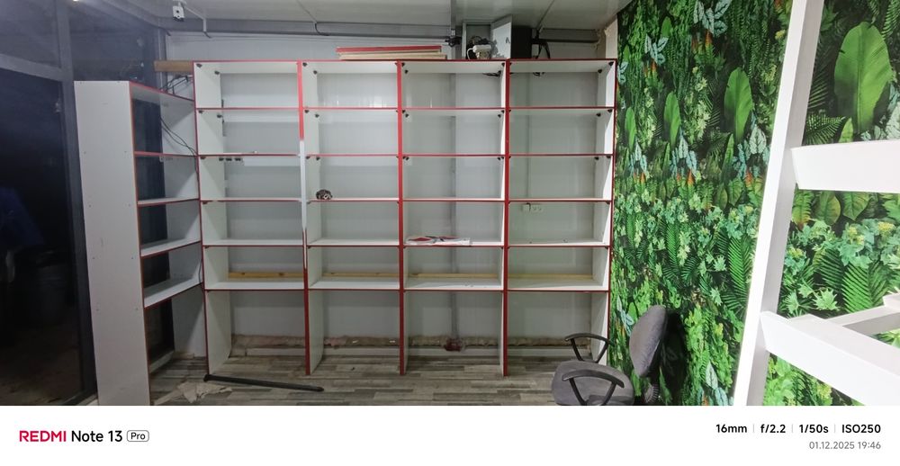 Stelaj vitrina sotiladi