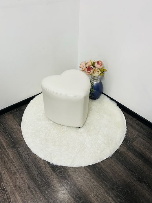 Белый пуфик-сердце, 40×45×43 см