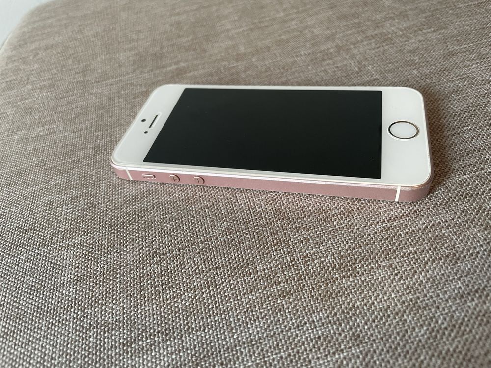 Iphone SE 1st generation 2016 16bg Rose Gold  Pink розово злато розов