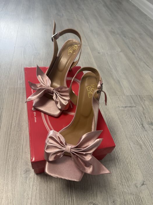 Sandale elegante fundita roz pudra