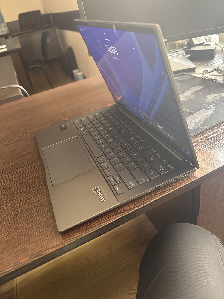 Продам ноутбук ASUS ZENBOOK 14 Oled inel ultra 7 ozu 16 SSD 1Tb
